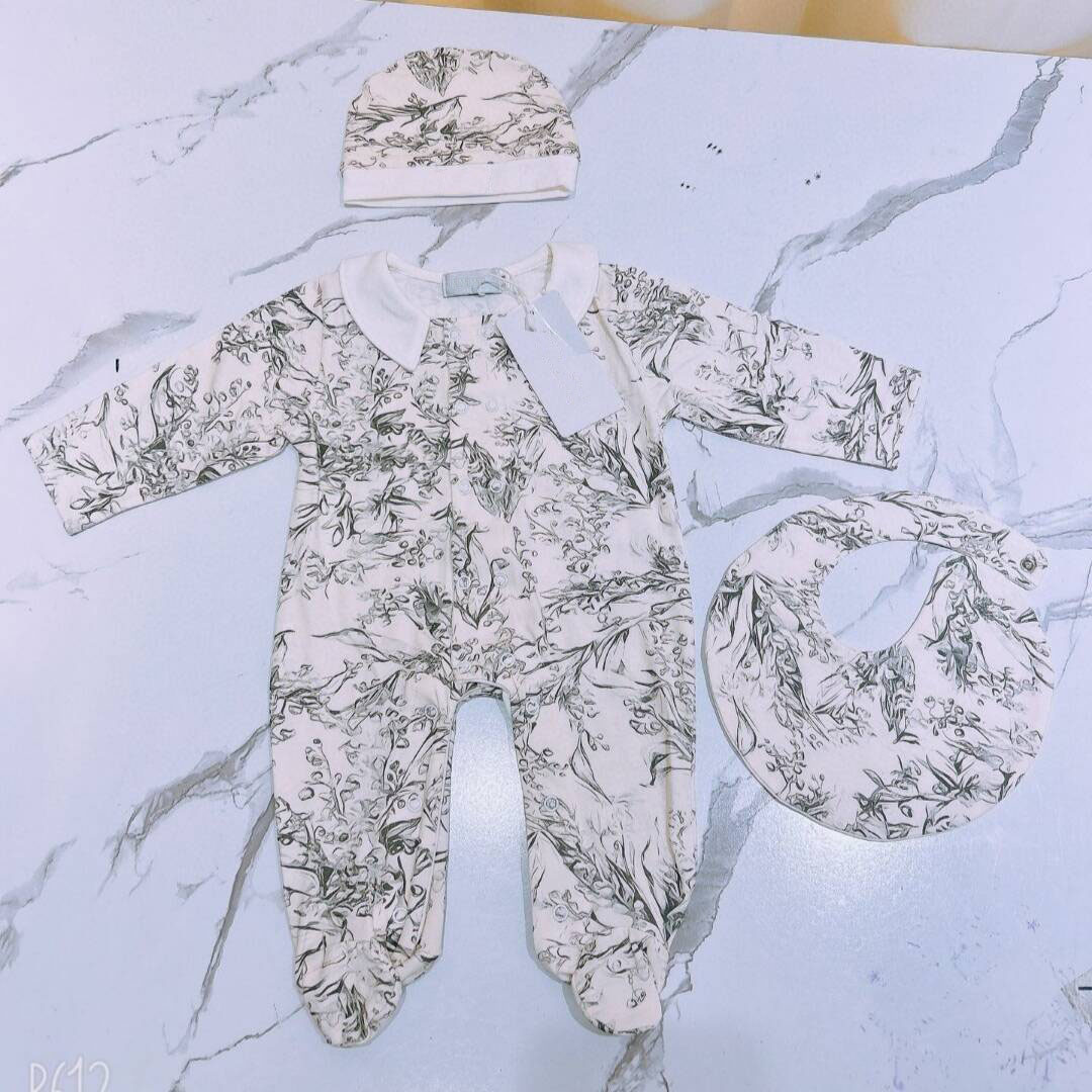 Baby Products Website - Conjunto de 3 Peças de Roupa
